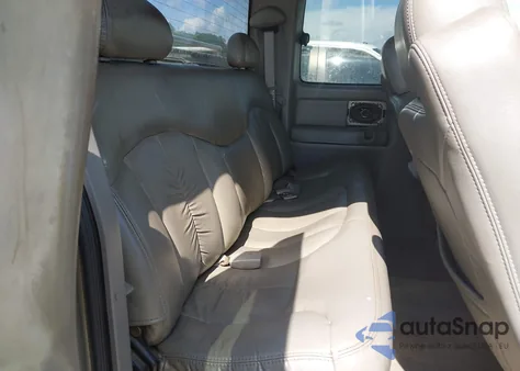 1999 GMC Sierra 1500 Sle z USA, uszkodzony, nr VIN 2GTEK19T7X1507995